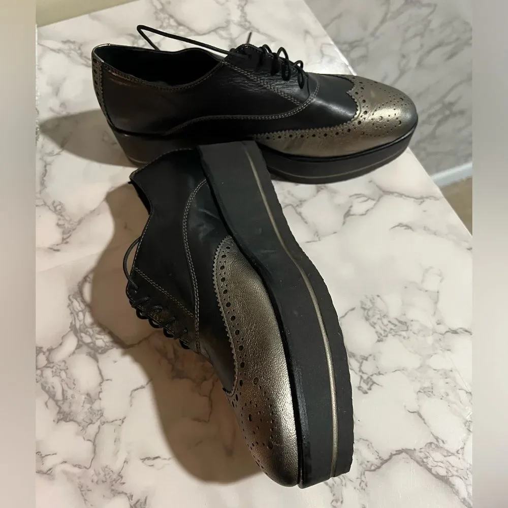 Tosca Blu Women’s Oxford Platform Shoes Size 39= 7.5US Leather Lace Up